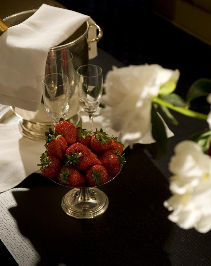 Yh Jacuzzi Suite Roma Exterior foto